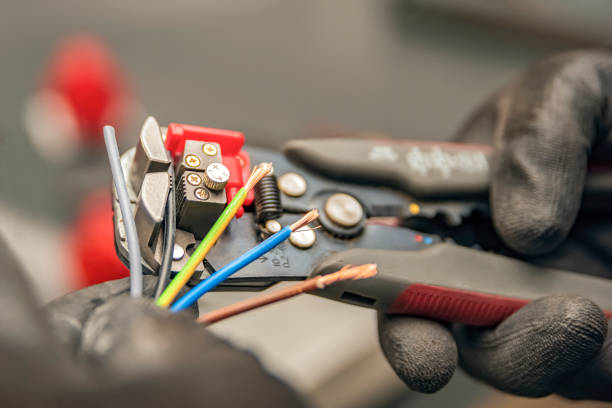 Best 24-Hour Electrician  in Flint, MI
