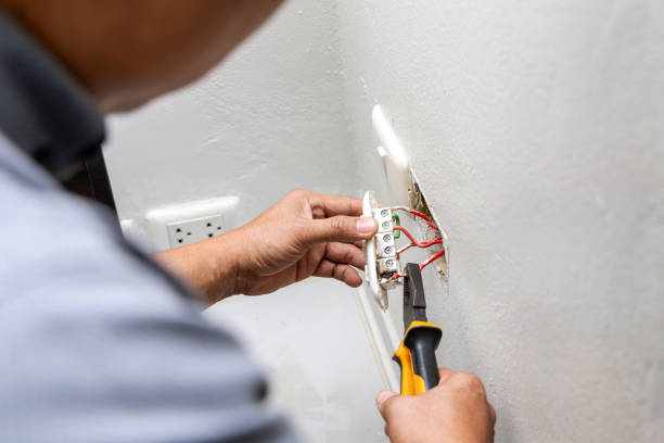 Best Commercial Electrician Services  in Flint, MI